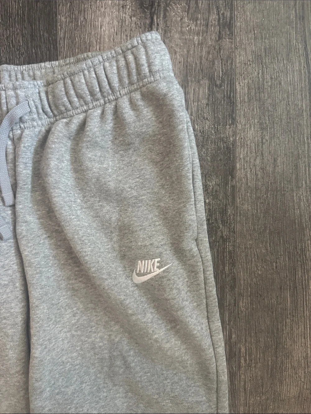 Nike Women’s Heather Grey Fleece Joggers Size Small
